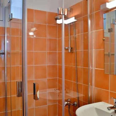 Le Lavandou, 3 Pieces, 5 Personnes - Fr-1-251-203 Apartment Le Lavandou